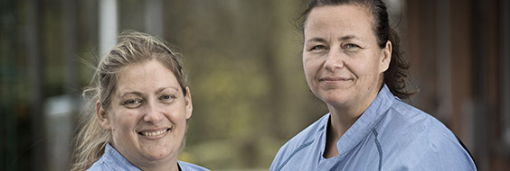 Tillidsrepræsentant Pernille Nygaard og medarbejder Helle Larsen